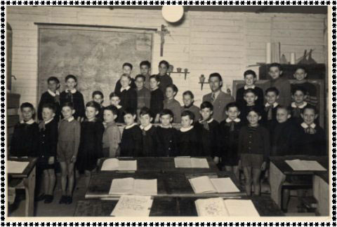 foto di una scolaresca dell' annno scolastico 1946/1947